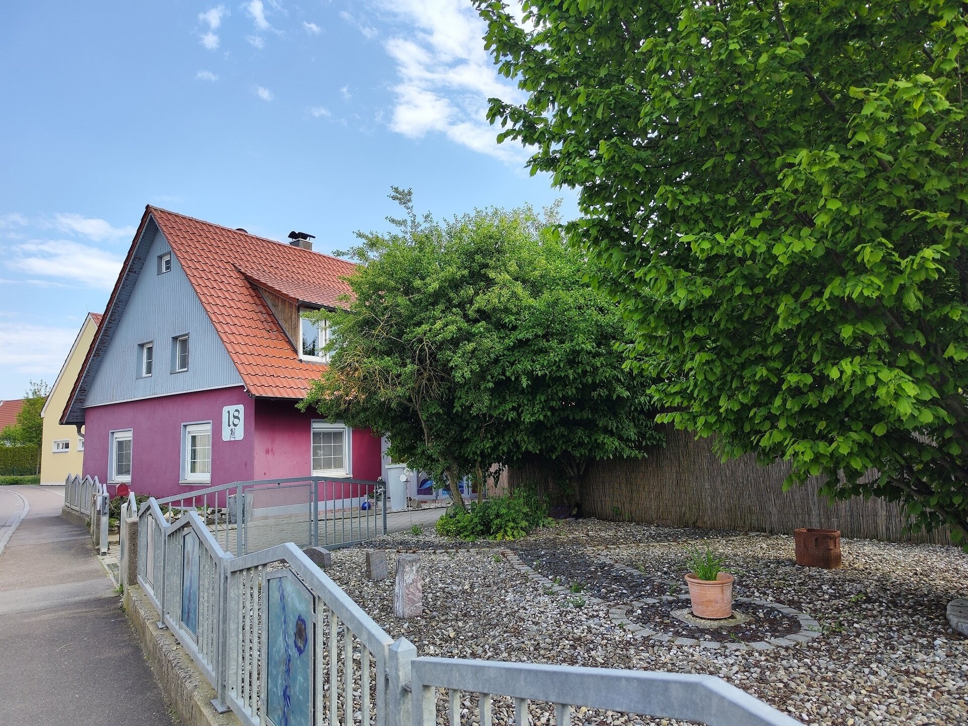 Einfamilienhaus zum Kauf 359.000 € 4 Zimmer 140 m²<br/>Wohnfläche 1.230 m²<br/>Grundstück 01.01.2025<br/>Verfügbarkeit Bergheim Mödingen 89426