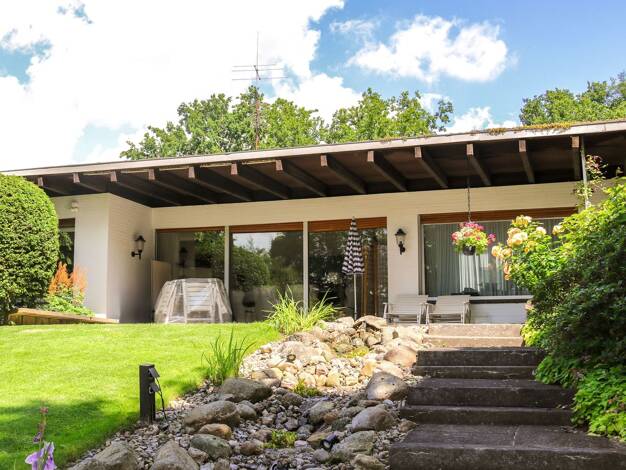 Haus zum Kauf 1.450.000 € 8 Zimmer 292 m² 2.213 m² Grundstück Jersbek 22941