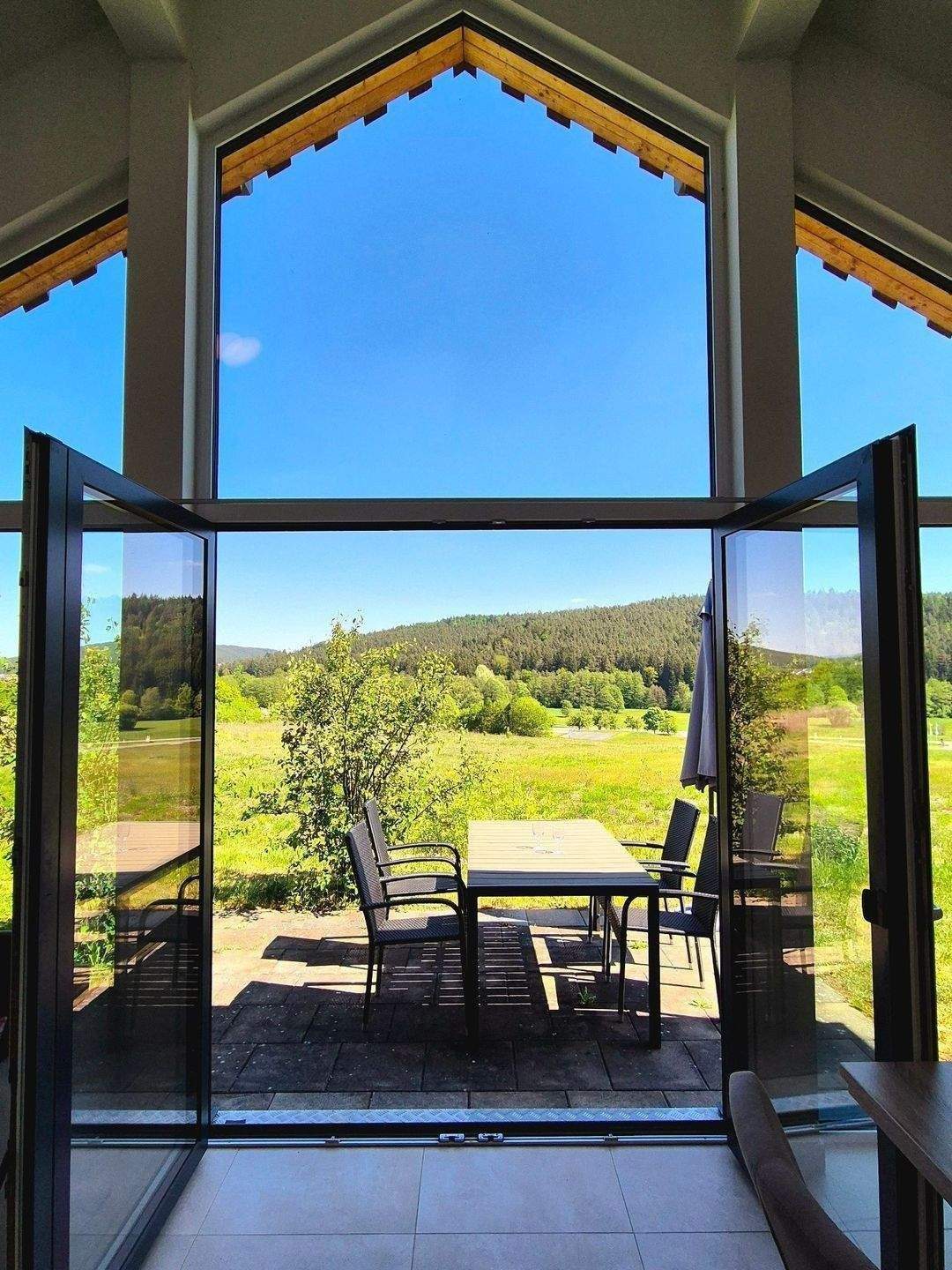 Immobilie in Mistelgau - Einziehen & Wohlfühlen. Vollmöblierter Bungalow im Ferien- und Thermendorf Obernsees.  - Bild 0