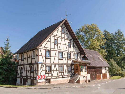 Einfamilienhaus zum Kauf 335.000 € 7 Zimmer 200 m² 832 m² Grundstück Kappel Niedereschach 78078