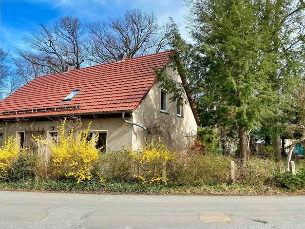 Doppelhaushälfte zum Kauf 99.000 € 4 Zimmer 65,7 m² 220 m² Grundstück Niesky Niesky 02906