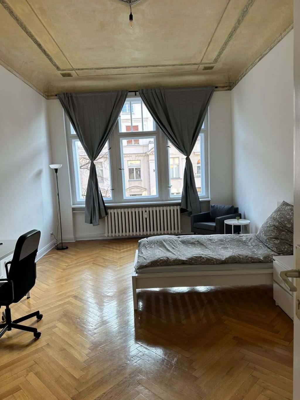 Wohnung zur Miete Wohnen auf Zeit 760 € 1 Zimmer 32 m²<br/>Wohnfläche 01.06.2025<br/>Verfügbarkeit Konstanzer Straße Wilmersdorf Berlin 10707