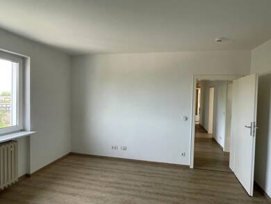 Wohnung zur Miete 640 € 3 Zimmer 86,4 m² 6. Geschoss frei ab sofort Angertaler Straße 27 Wanheim - Angerhausen Duisburg 47249