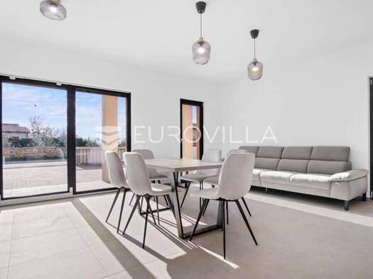 Haus zur Miete 3.800 € 3 Zimmer 155 m² Cukrici Svetvincenat 52342