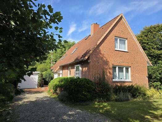 Einfamilienhaus zum Kauf 419.000 € 4 Zimmer 126 m² 922 m² Grundstück Schwarzendamm 13 Bad Oldesloe 23843