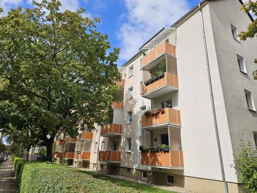 Wohnung zum Kauf 135.000 € 4 Zimmer 69 m² 1. Geschoss Damaschkestraße Halle 06130