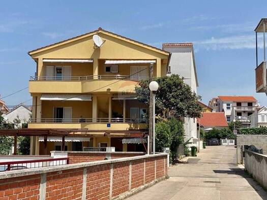 Haus zum Kauf 1.000.000 € 11 Zimmer 221 m² Zadar