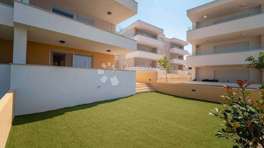 Wohnung zum Kauf 270.000 € 3 Zimmer 54 m² Novalja 53291