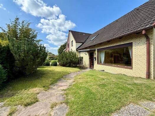 Doppelhaushälfte zum Kauf 295.000 € 5,5 Zimmer 136,9 m² 1.708 m² Grundstück Fettberg 7 Kronsburg Kiel 24145