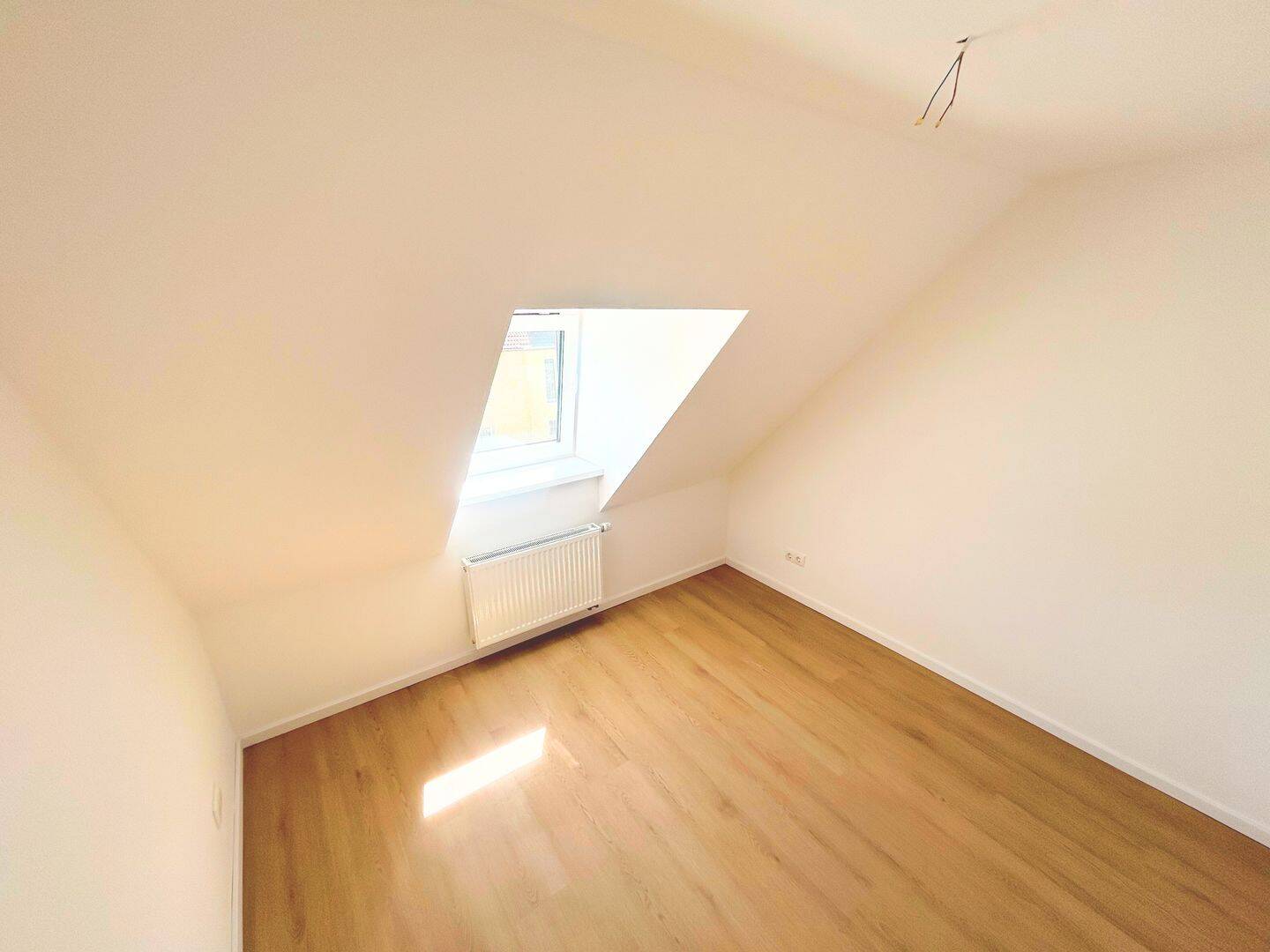 Attraktive 3-Zimmer-Dachgeschosswohnung in Kassel- frisch saniert – Huttenstr. 1, 34117 Kassel – Vorschaubild 6