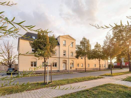 Mehrfamilienhaus zum Kauf 2.175.000 € 48 Zimmer 1.400 m² 2.735 m² Grundstück Süplinger Straße 35 Haldensleben Haldensleben 39340