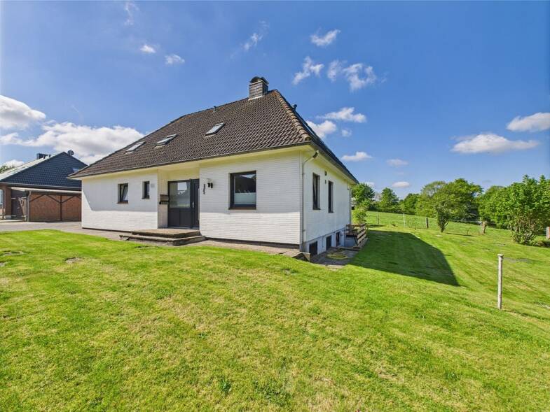 Einfamilienhaus zum Kauf 447.000 € 7 Zimmer 201 m² 1.136 m² Grundstück Munkbrarup Munkbrarup 24960