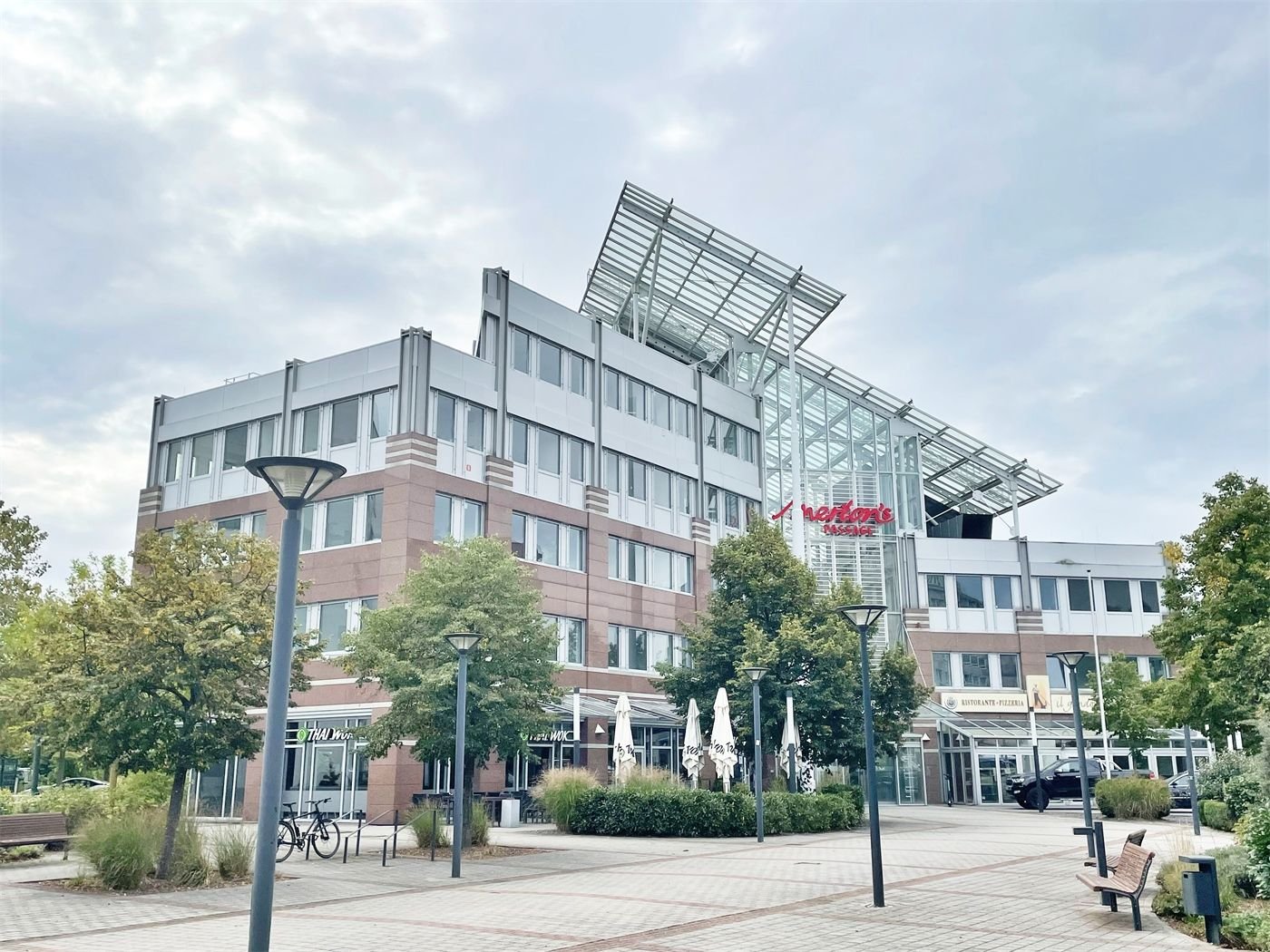 Bürofläche zur Miete 13 € 187 m²<br/>Bürofläche ab 187 m²<br/>Teilbarkeit Niederursel Frankfurt am Main 60439