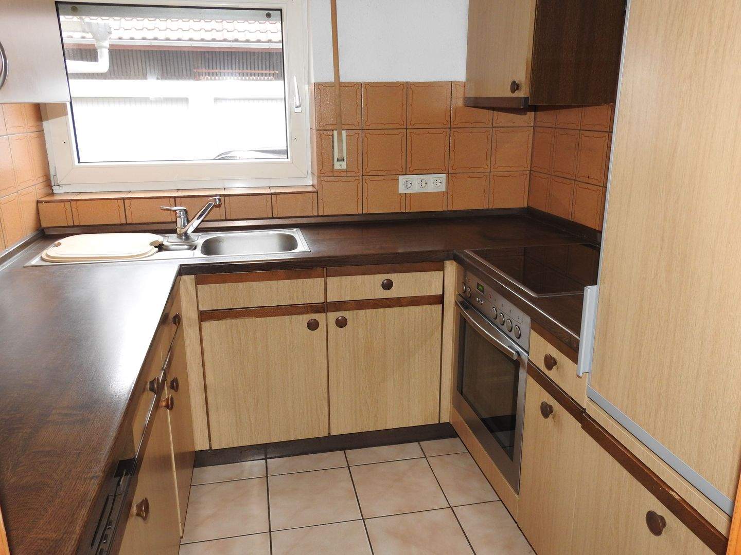 Immobilie in St. Leon-Rot - Großzügiges Wohnhaus mit Innenhof, Garagen & vielseitigem Nutzungspotential, Sankt Leon-Rot - Bild 4