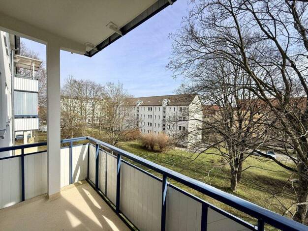 Wohnung zur Miete 300 € 3 Zimmer 56,7 m² 2. Geschoss August-Bebel-Straße 46 Stadtmitte Plauen 08525