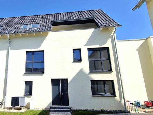 Reihenendhaus zur Miete - Erstbezug 1.771 € 4 Zimmer 122,1 m² frei ab sofort Zuckelhausener Ring 8 Holzhausen Südost 04288