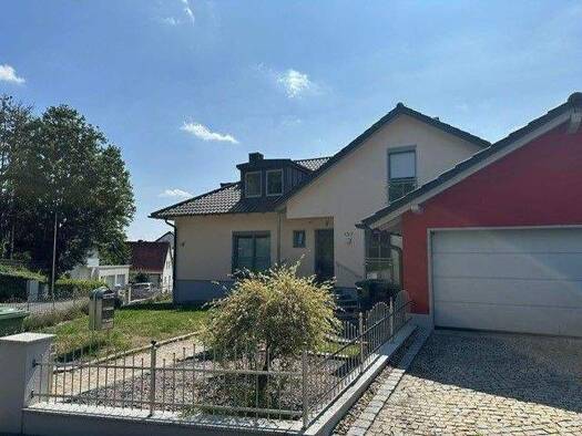 Villa zum Kauf 890.000 € 10,5 Zimmer 300 m² 714 m² Grundstück frei ab sofort Sambach Pommersfelden 96178