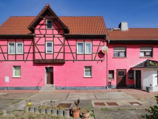 Einfamilienhaus zum Kauf 8 Zimmer 170 m² 1.934 m² Grundstück frei ab 01.10.2026 Buttstädt 99628