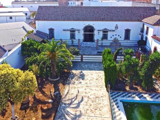 Haus zum Kauf 1.050.000 € 572 m² 3.891 m² Grundstück Aguilar de la Frontera 14920