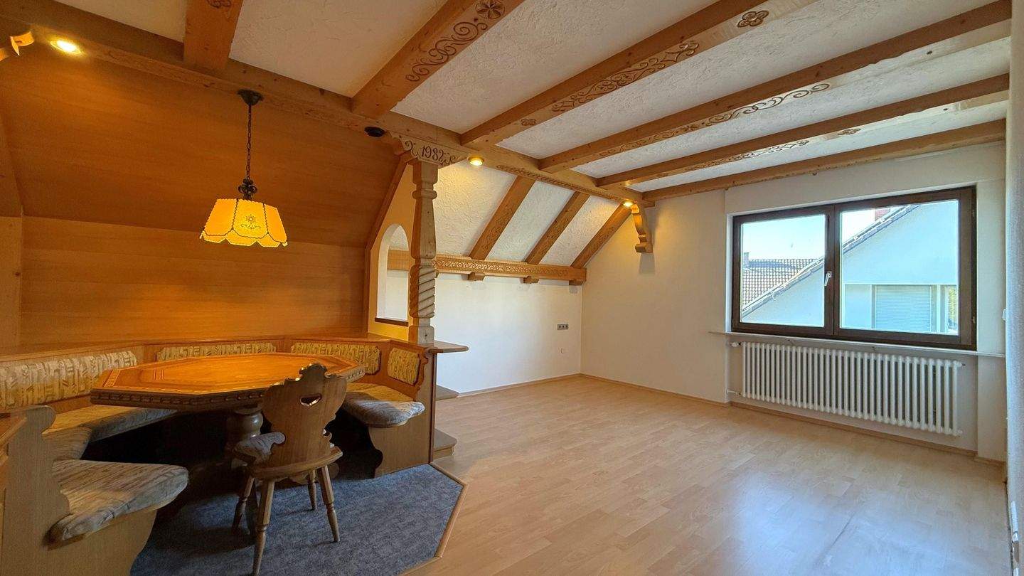 Immobilie in Hilzingen - Zwei Balkone, zwei Garagen! - Bild 1