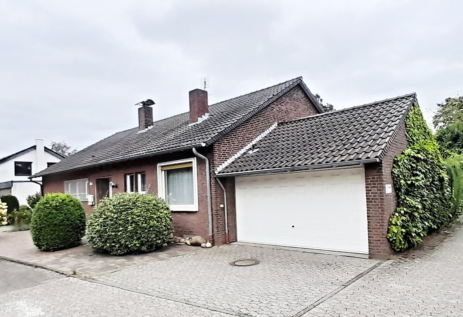 Mehrfamilienhaus zum Kauf 545.000 € 7 Zimmer 202 m²<br/>Wohnfläche 743 m²<br/>Grundstück Kliedbruch Krefeld 47803