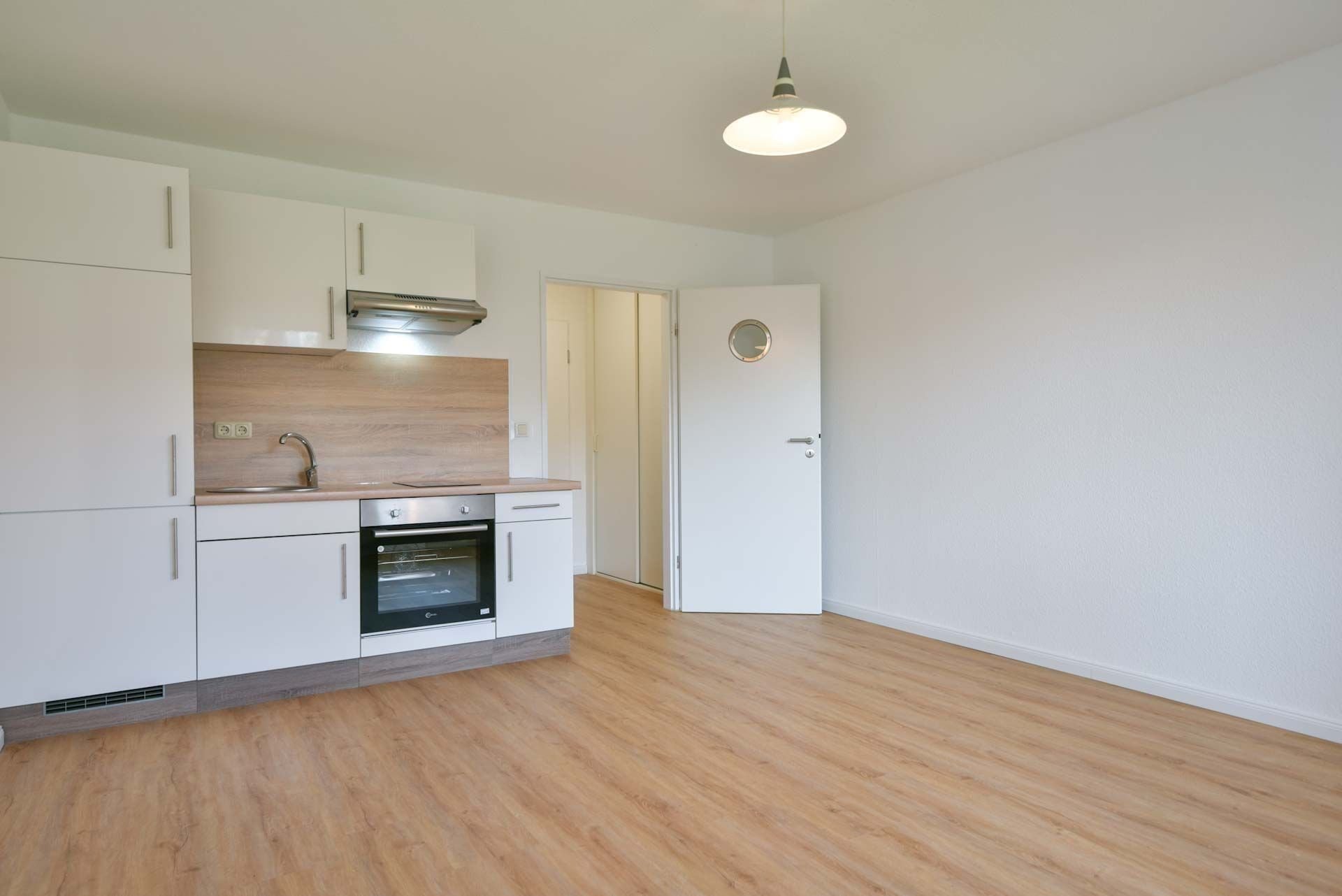 Wohnung zum Kauf 125.000 € 1 Zimmer 25 m²<br/>Wohnfläche 1.<br/>Geschoss ab sofort<br/>Verfügbarkeit Teutonenweg 1 St. Lorenz - Süd Lübeck 23558