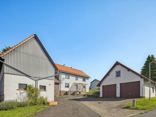 Einfamilienhaus zum Kauf 269.000 € 8 Zimmer 155,6 m² 2.638 m² Grundstück Herchenhain Grebenhain 36355