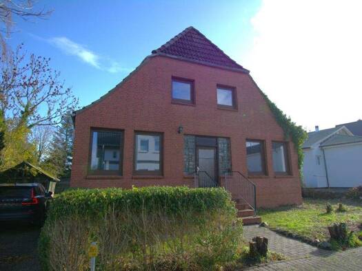 Einfamilienhaus zum Kauf 135.000 € 5 Zimmer 130 m² 586 m² Grundstück frei ab sofort Nordhastedt 25785