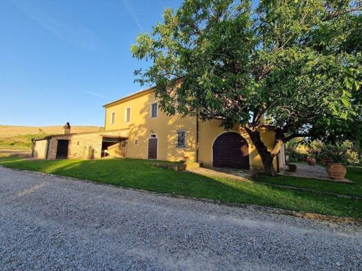 Bauernhaus zum Kauf 950.000 € 380 m² 120.000 m² Grundstück Casciana Terme Lari 56035