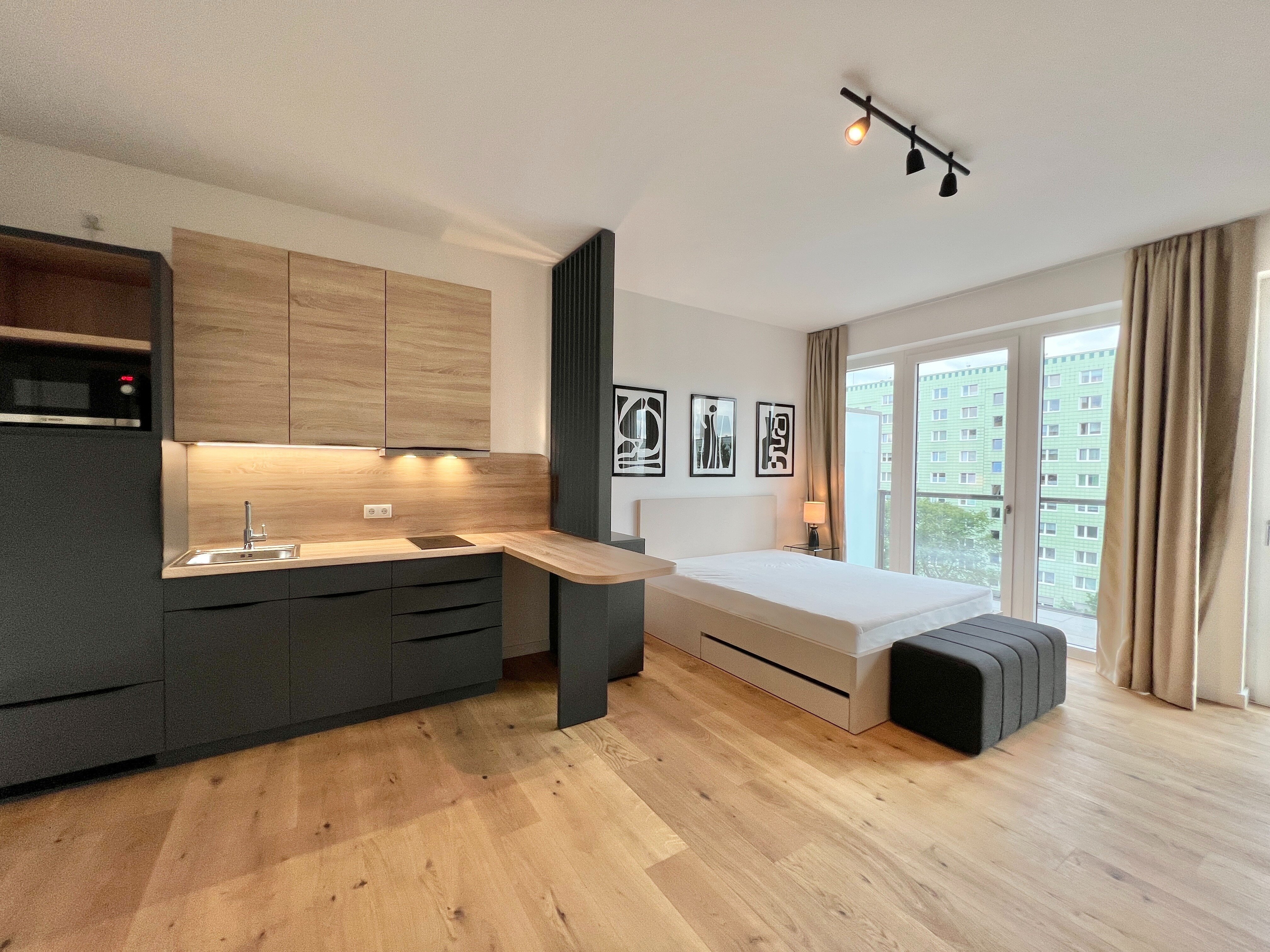 Wohnung zur Miete Wohnen auf Zeit 1.295 € 1 Zimmer 34 m²<br/>Wohnfläche 15.06.2025<br/>Verfügbarkeit Friedrichshain Berlin 10249