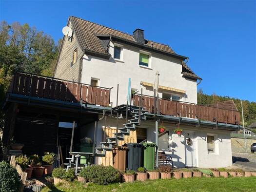 Mehrfamilienhaus zum Kauf 299.000 € 8 Zimmer 155 m² 821 m² Grundstück Gleidorf Schmallenberg 57392