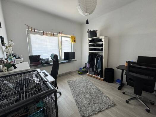 Wohnung zur Miete 825 € 4 Zimmer 110 m² EG frei ab 01.03.2026 Bremer Straße 74 Leer 26789