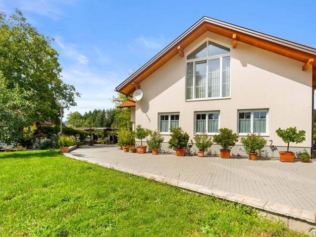 Einfamilienhaus zum Kauf 1.070.000 € 250 m² 1.110 m² Grundstück Velden am Wörther See 9220