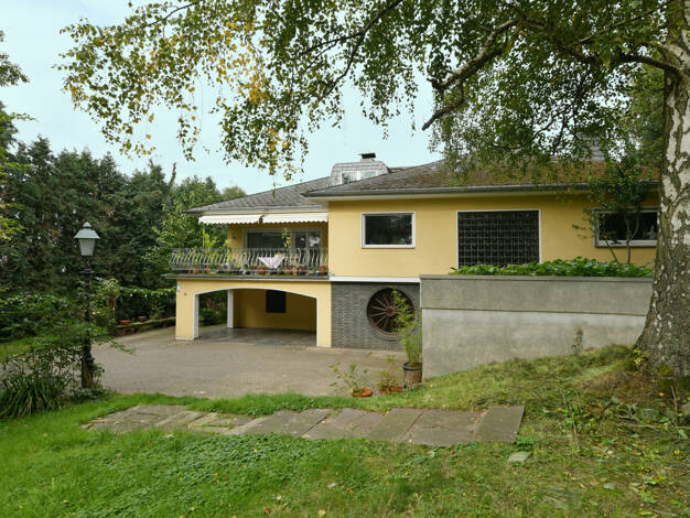 Villa zum Kauf 648.000 € 10 Zimmer 300 m² 2.577 m² Grundstück Thomasberg Königswinter 53639