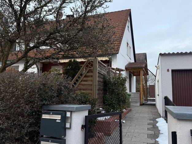 Wohnung zur Miete 1.150 € 4 Zimmer 92 m² 1. Geschoss Wendelstein 90530