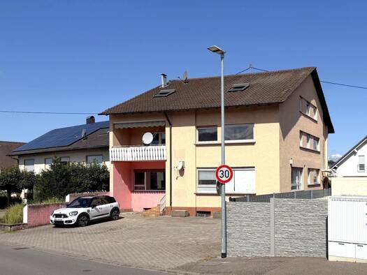 Gewerbeobjekt zum Kauf als Kapitalanlage geeignet 479.000 € 13,5 Zimmer 373 m² 545 m² Grundstück teilbar ab 34 m² Oberweier Gaggenau 76571
