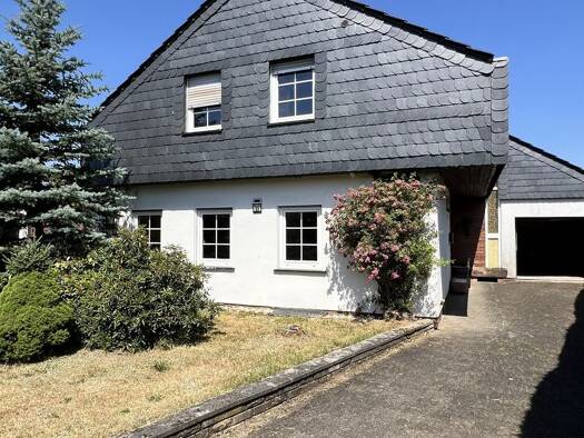 Einfamilienhaus zum Kauf provisionsfrei 195.000 € 6 Zimmer 210 m² 451 m² Grundstück Am Sandberg 17 Noswendel Wadern 66687