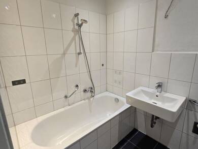 Wohnung zur Miete 560 € 3 Zimmer 79 m² EG frei ab sofort Braunschweiger Straße 3 Marxloh Duisburg 47169