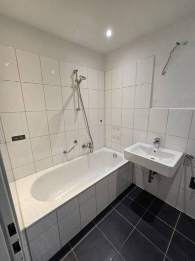 Wohnung zur Miete 560 € 3 Zimmer 79 m² EG frei ab 01.07.2025 Braunschweiger Straße 3 Marxloh Duisburg 47169