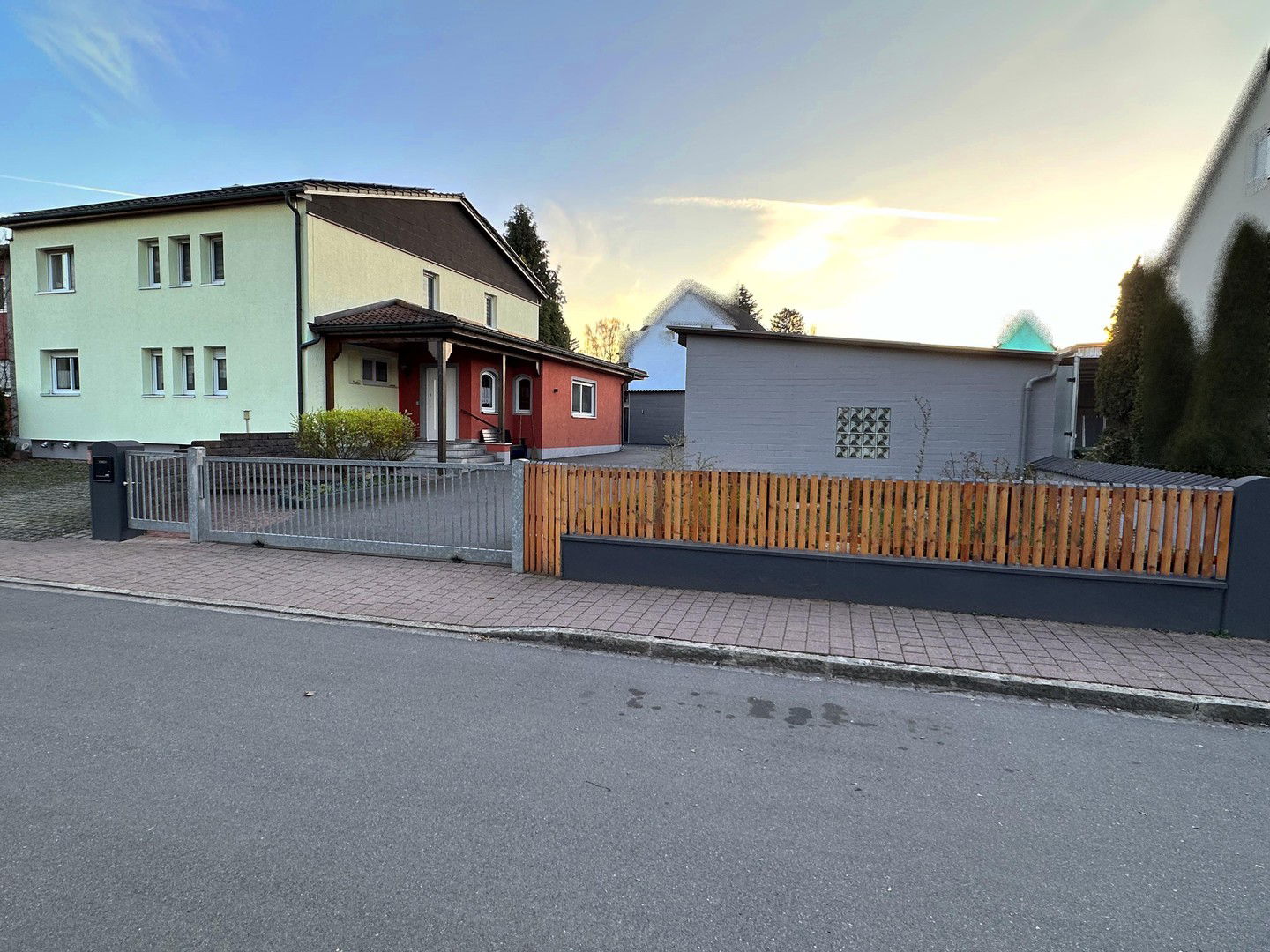 Doppelhaushälfte zum Kauf provisionsfrei 790.000 € 7 Zimmer 241,6 m²<br/>Wohnfläche 872 m²<br/>Grundstück Moosbach Feucht 90537