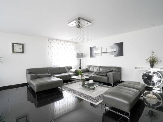 Stadthaus zum Kauf 1.099.900 € 6 Zimmer 255,2 m² 607 m² Grundstück Meckenbeuren 88074