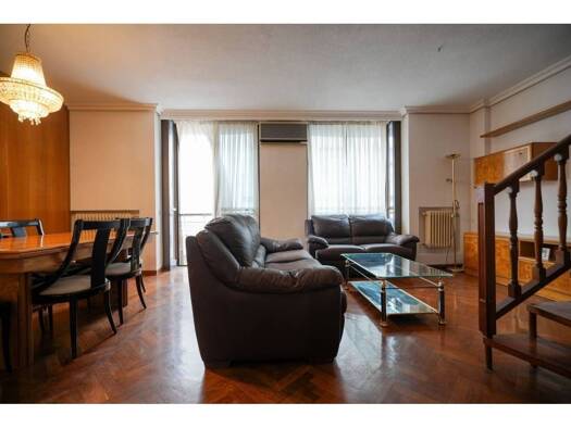 Haus zum Kauf 650.000 € 2 Zimmer 117 m² >Calle de Luis Vélez de Guevara > Madrid 28012