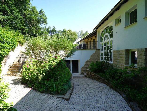 Einfamilienhaus zum Kauf 1.790.000 € 9 Zimmer 378 m² 1.180 m² Grundstück Querum Braunschweig / Querumer Forst 38108