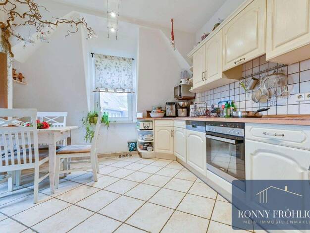 Wohnung zur Miete 550 € 4 Zimmer 100 m² Hormersdorf 09395