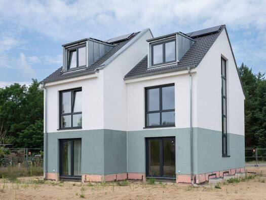 Doppelhaushälfte zur Miete - Erstbezug 1.950 € 4 Zimmer 125 m² 235,4 m² Grundstück frei ab 01.04.2026 Hohenbinde Erkner 15537