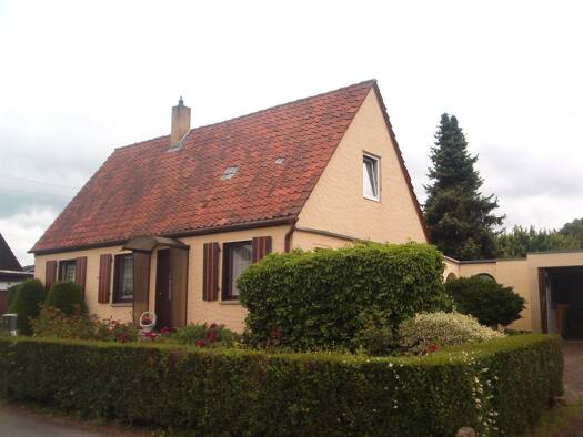 Haus zum Kauf 235.000 € 4 Zimmer 100 m² 1.230 m² Grundstück Oesig Blankenburg 38889