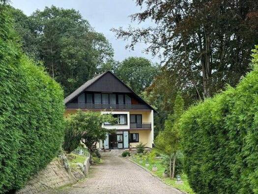 Einfamilienhaus zum Kauf 499.000 € 14 Zimmer 149,7 m² 2.754 m² Grundstück frei ab sofort Bad Karlshafen 34385