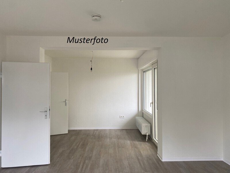 Wohnung zur Miete 672 € 2 Zimmer 59,7 m²<br/>Wohnfläche 2.<br/>Geschoss 30.11.2024<br/>Verfügbarkeit Bergweg 9 Schönberg Kronberg 61476