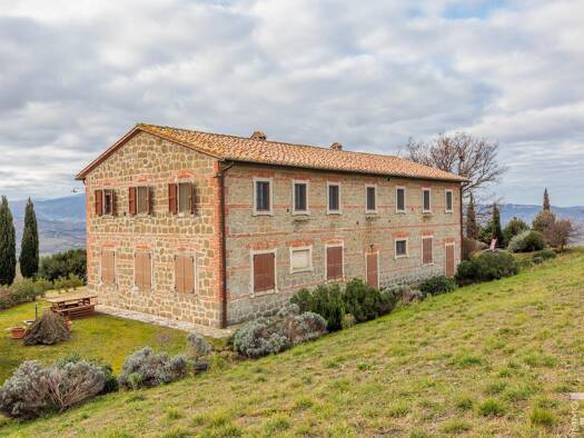 Haus zum Kauf 2.400.000 € 10 Zimmer 590 m² 8.000 m² Grundstück frei ab sofort Pienza