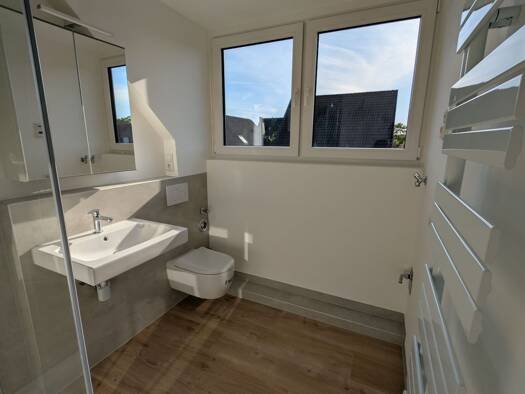Wohnung zur Miete 1.019 € 4 Zimmer 92,6 m² Geschoss 1/2 frei ab sofort Gellep-Stratum Gellep-Stratum 47809